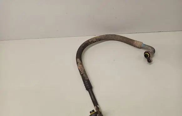 Volvo V70 Air conditioning (A/C) pipe/hose 08687574