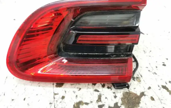 Porsche Macan (95B) Tailgate rear/tail lights 95B945094G 01150004 03052015