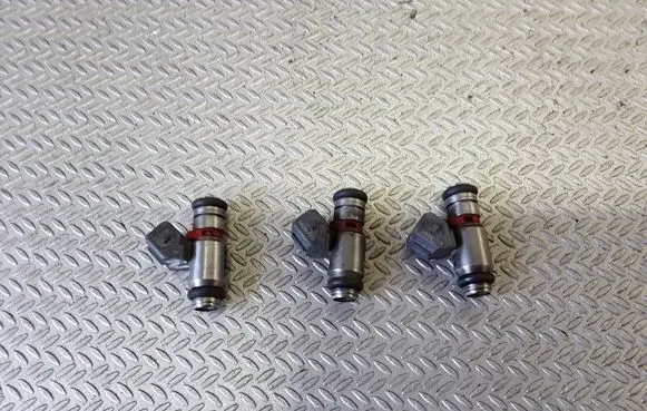 Volkswagen Golf IV Fuel injectors set 036031C