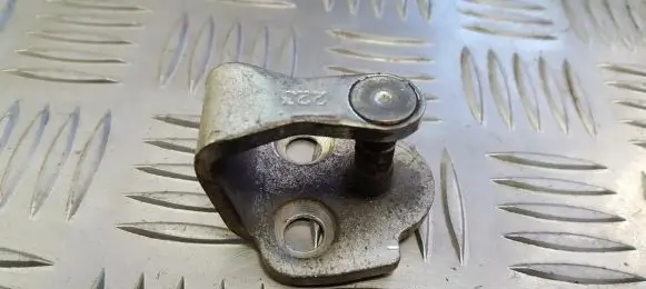 Saab 9-5 Rear door lock loop/hook striker 3467b792