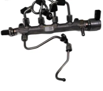 Fuel injector supply line/pipe