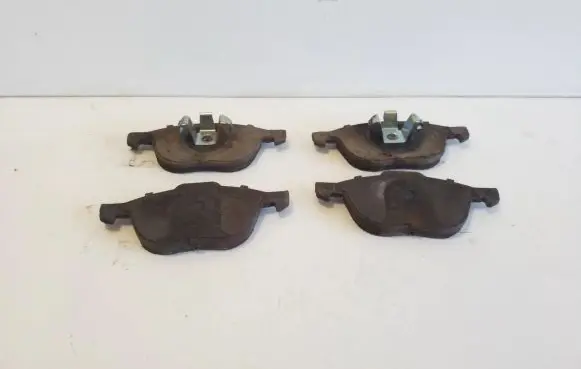Volvo V40 Cross country Brake pads (front) 