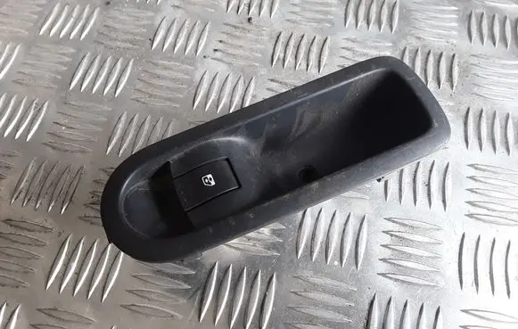 Renault Megane II Electric window control switch 156015540