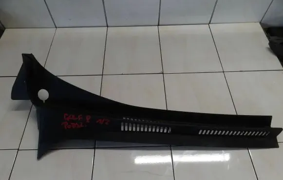 Volkswagen Golf Plus Wiper trim 5M0819404B