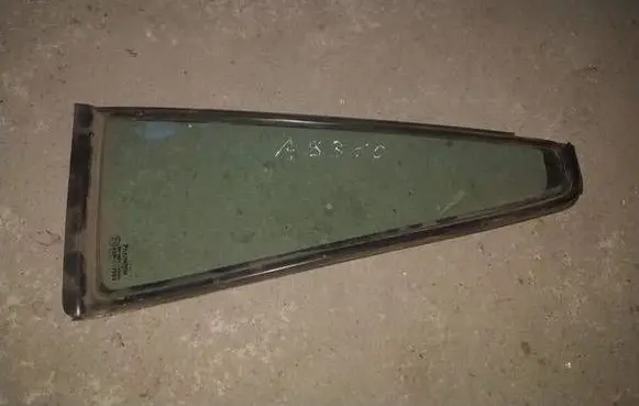Rear vent window glass