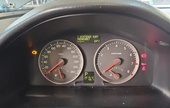 Speedometer (instrument cluster)