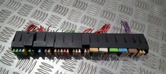 BMW 5 E39 Fuse box set 61138366570 61.138366570