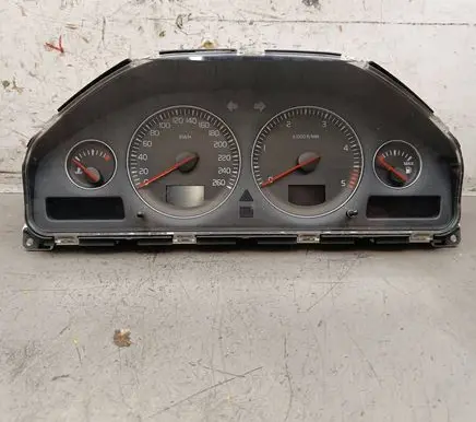 Volvo V70 Speedometer (instrument cluster) 30746102 8673802 8602885