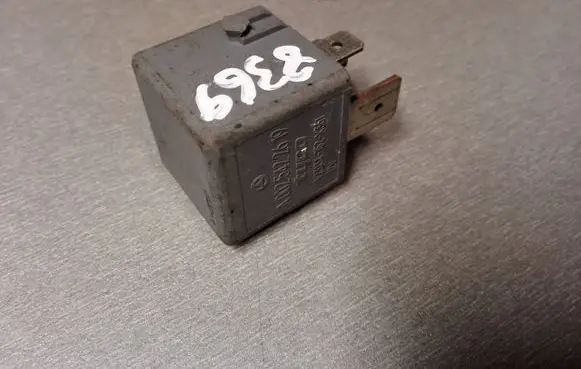 Mercedes-Benz Vito Viano W638 Other relay A0025422619 V23134J52X361