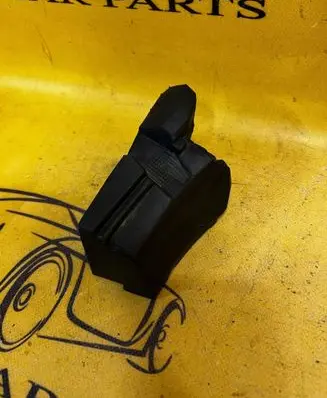 BMW 5 G30 G31 G38 Fender foam support/seal 7352224