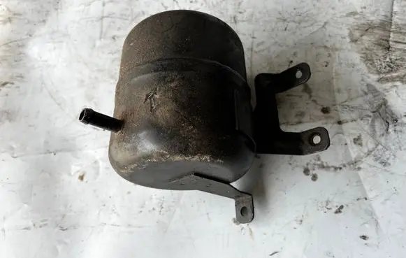 Opel Frontera B Vacuum air tank