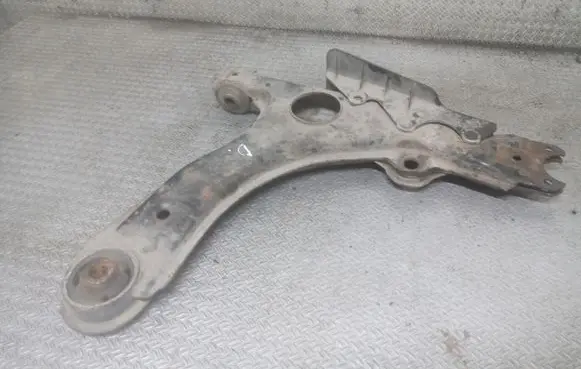Volkswagen PASSAT B3 Front lower control arm/wishbone