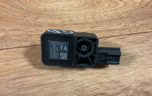 Opel Insignia A Airbag deployment crash/impact sensor 13502341