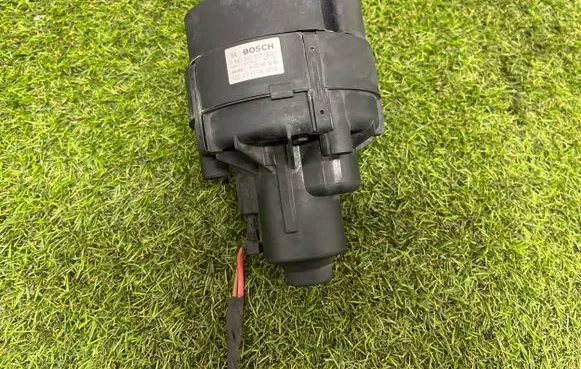 Mercedes-Benz S AMG W221 Secondary air pump A0001405885 058000035
