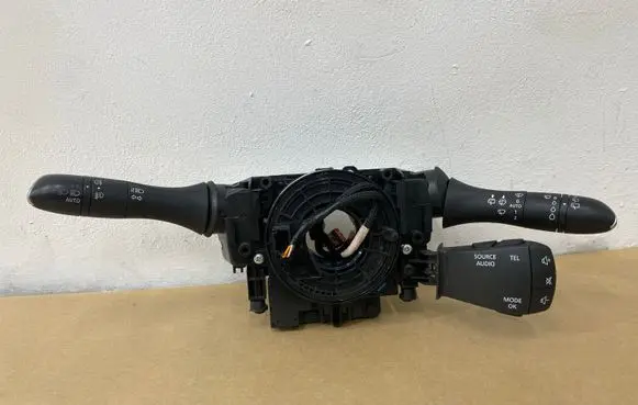 Renault Kadjar Wiper turn signal indicator stalk/switch 255545857R