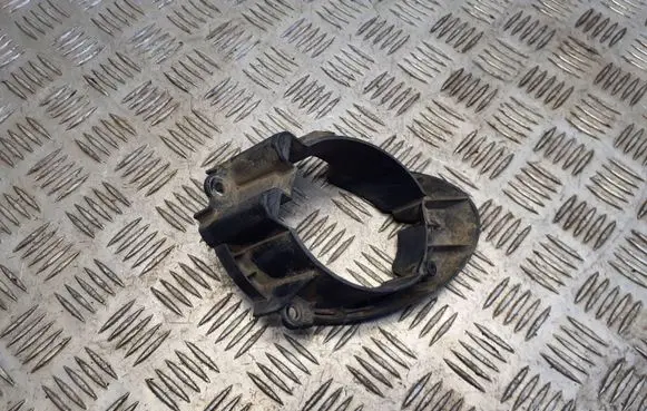 Toyota Avensis T270 Fog light bracket 