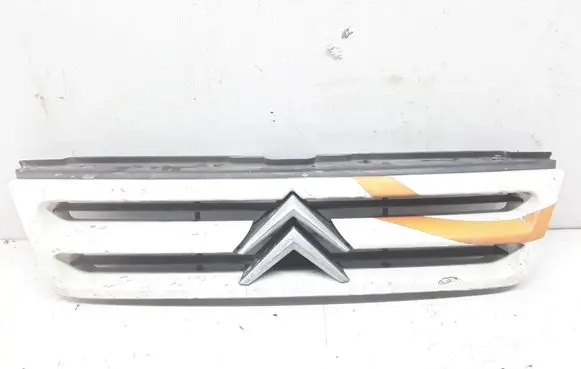 Citroen Jumper Front bumper upper radiator grill 1304699070