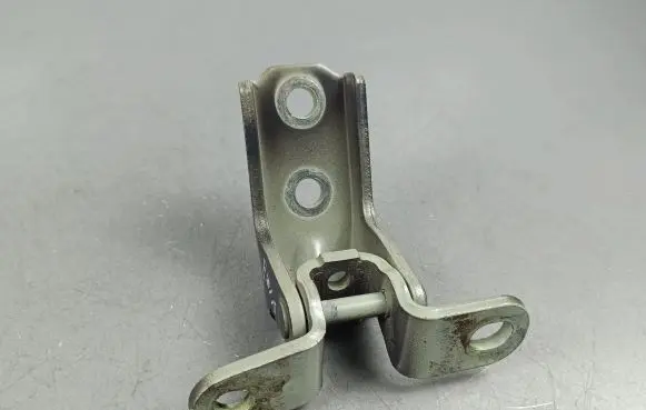 KIA Stonic Front door upper hinge