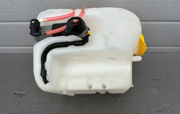 Nissan Terrano Windshield washer fluid reservoir/tank 289100X800 28920BU010 289137F001