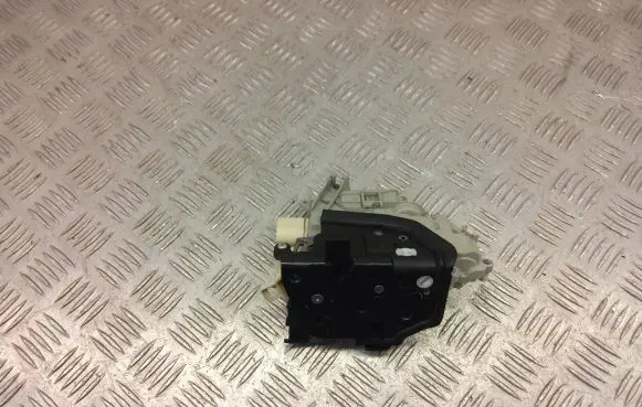 Audi Q3 8U Rear door lock 4g0839016