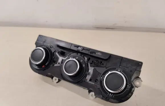 Skoda Superb B6 (3T) Climate control unit 3T0820047M