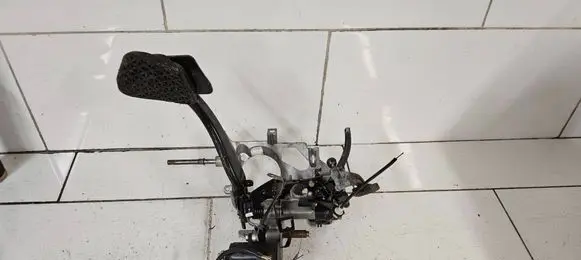 BMW 7 E38 Pedal assembly 1164856