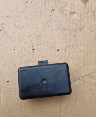 Mercedes-Benz CL C215 Camshaft speed sensor 2108205710 00600000