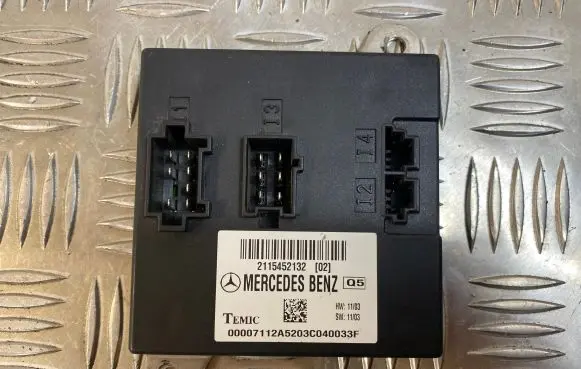 Mercedes-Benz E W211 Comfort/convenience module 2115452132