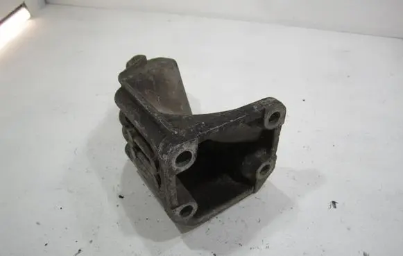 Audi 80 90 B3 Rear differential/diff mount bracket 893599132