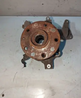 Volkswagen PASSAT B6 Rear wheel hub spindle/knuckle 