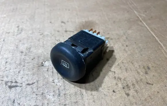 Renault Master II Windscreen/window heater switch 8200047293 M2349