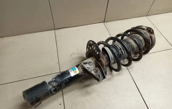 Volkswagen Touran I Front shock absorber with coil spring