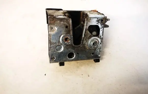 Audi A6 S6 C4 4A Rear door lock 4a0839015a