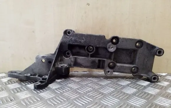 Volvo V70 Generator/alternator bracket 8642196