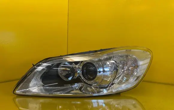 Volvo C30 Headlight/headlamp 31299818