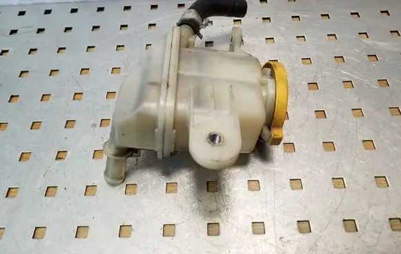Power steering fluid tank/reservoir