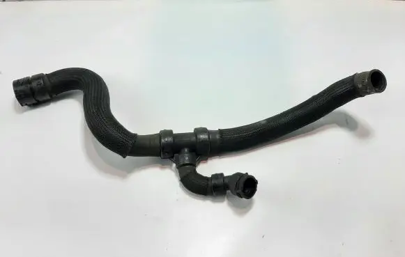 Volvo XC70 Engine coolant pipe/hose S4000238 S8000199
