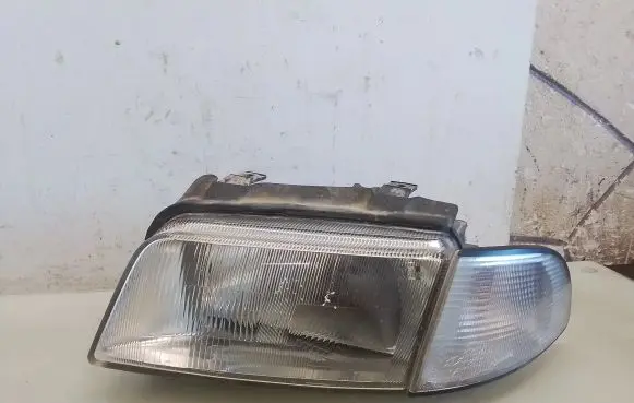 Audi A4 S4 B5 8D Headlight/headlamp