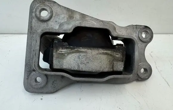 Volvo XC90 Engine mount bracket 31460883