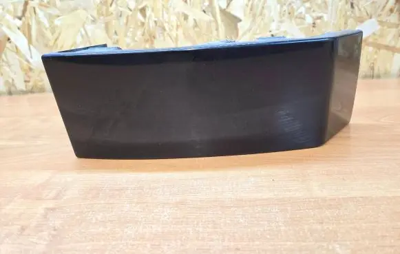 Volvo XC90 Rear/tail light trim molding 8620820