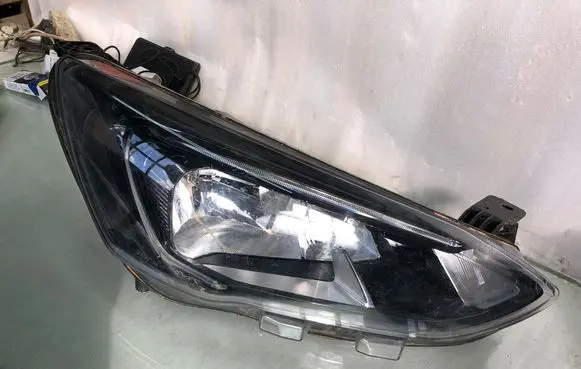 Ford Focus Headlight/headlamp JX7B13W028
