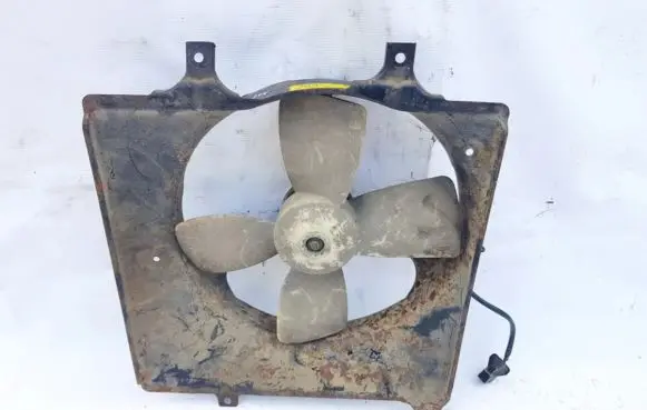 Mazda 323 Radiator cooling fan shroud