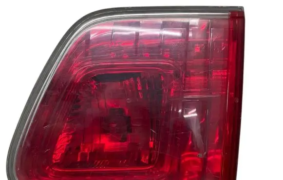 Toyota Avensis T270 Tailgate rear/tail lights