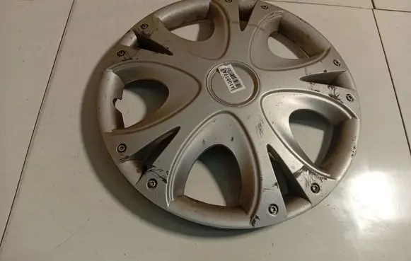 Peugeot 307 R15 wheel hub/cap/trim 