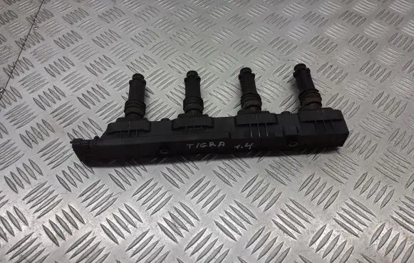 Opel Tigra B High voltage ignition coil 0221503472