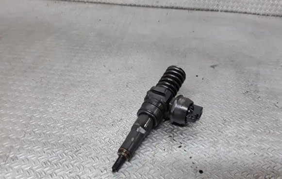 Volkswagen Caddy Fuel injector 038130073AG