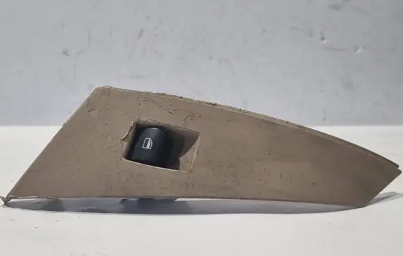 BMW 5 E60 E61 Child safety switch 15979804 6922244