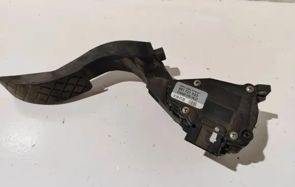 Audi A4 S4 B6 8E 8H Accelerator throttle pedal 8E1721523 6PV00837601