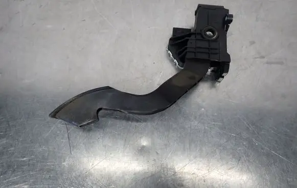 Peugeot Boxer Accelerator throttle pedal 01369473080