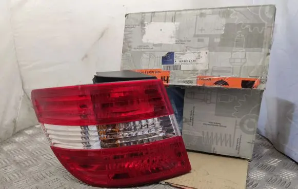 Mercedes-Benz B W245 Rear/tail lights A1698202164